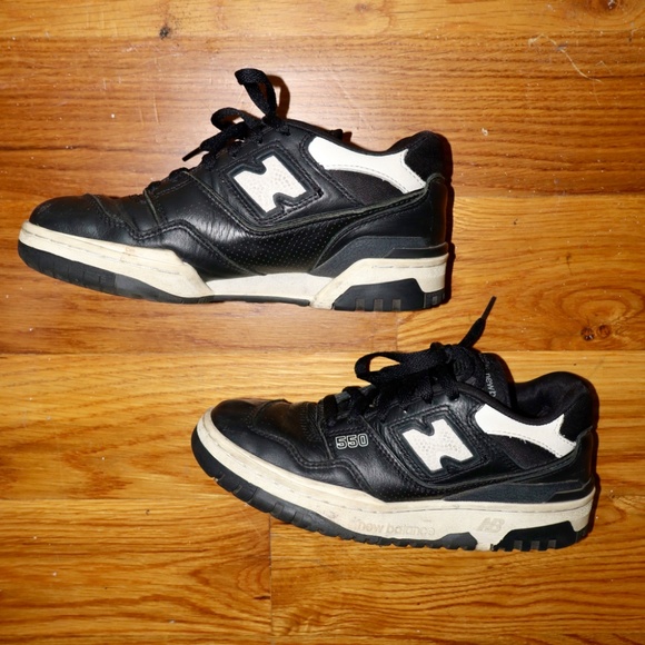 New Balance 550 - Black & White - Woman's Size 6 - Picture 2 of 7